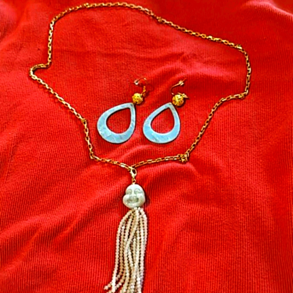 Jade and gold necklace/earring set